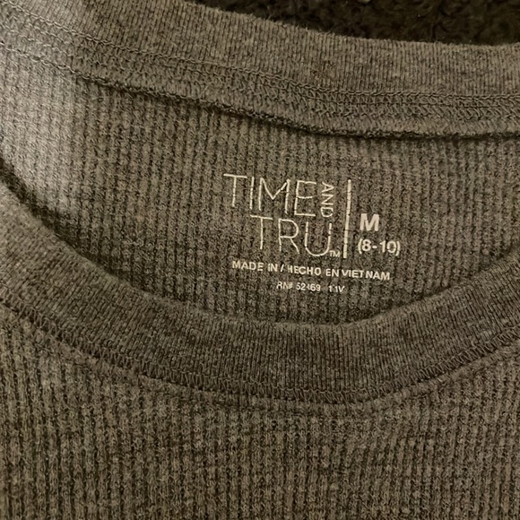 Two thermal shirts - Picture 3 of 4